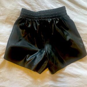 NWOT ‼️ size XXS VEGAN FAUX LEATHER PULLON ABERCROMBIE AND FITCH SHORT